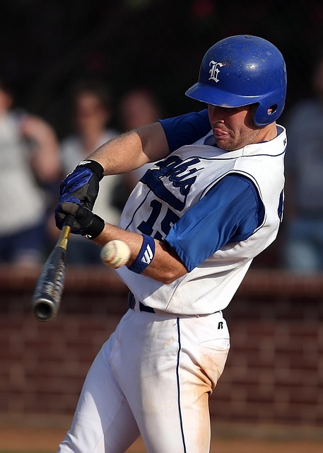 以低射偏出 以低射偏出